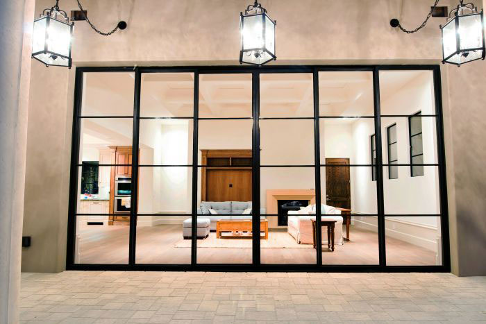 Çelikten Yapılmış Pencereleri Temizleme Neden Çabaya Değer?